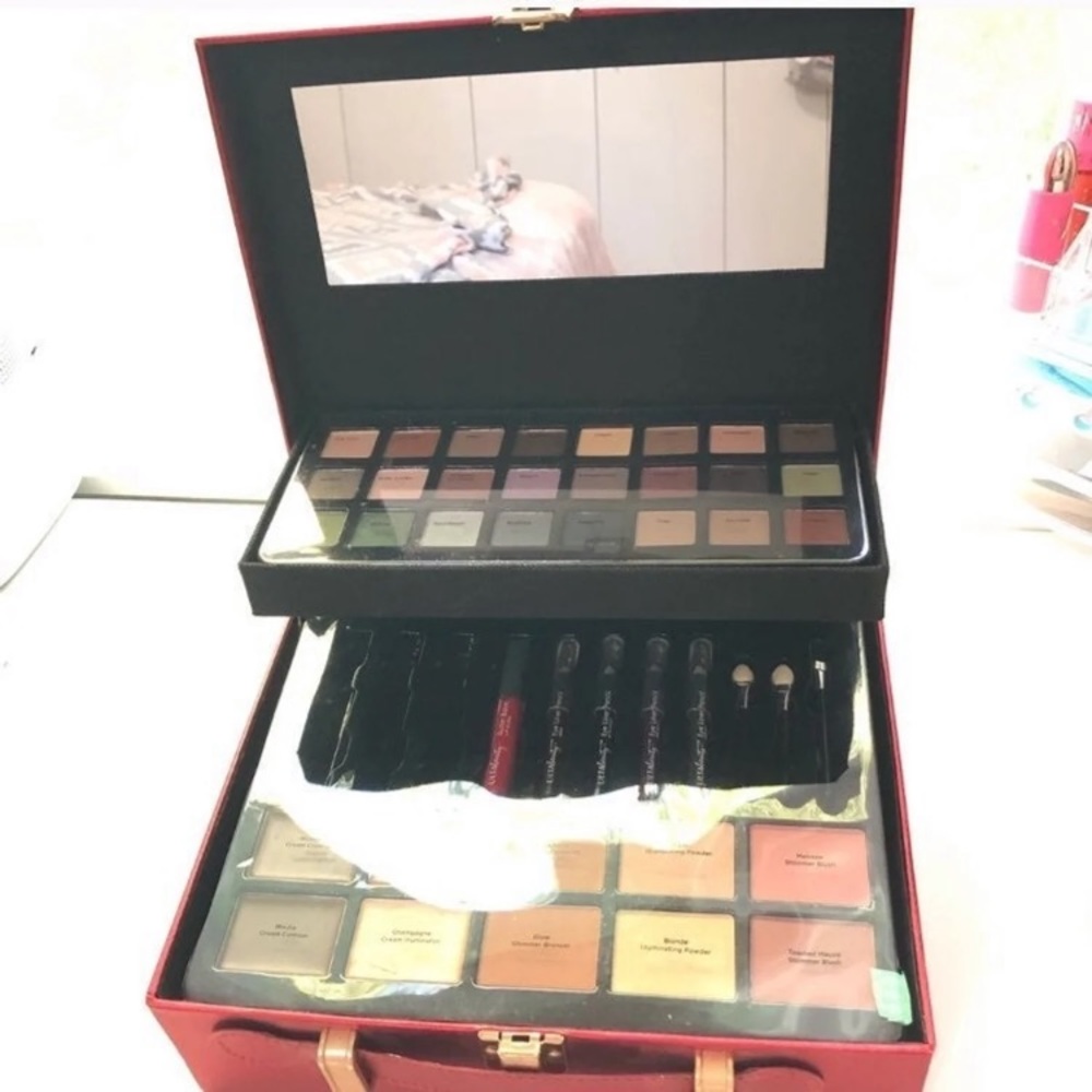 Ulta Beauty Make-up Vault